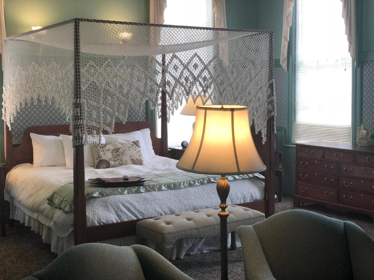 Chambery Inn リー エクステリア 写真
