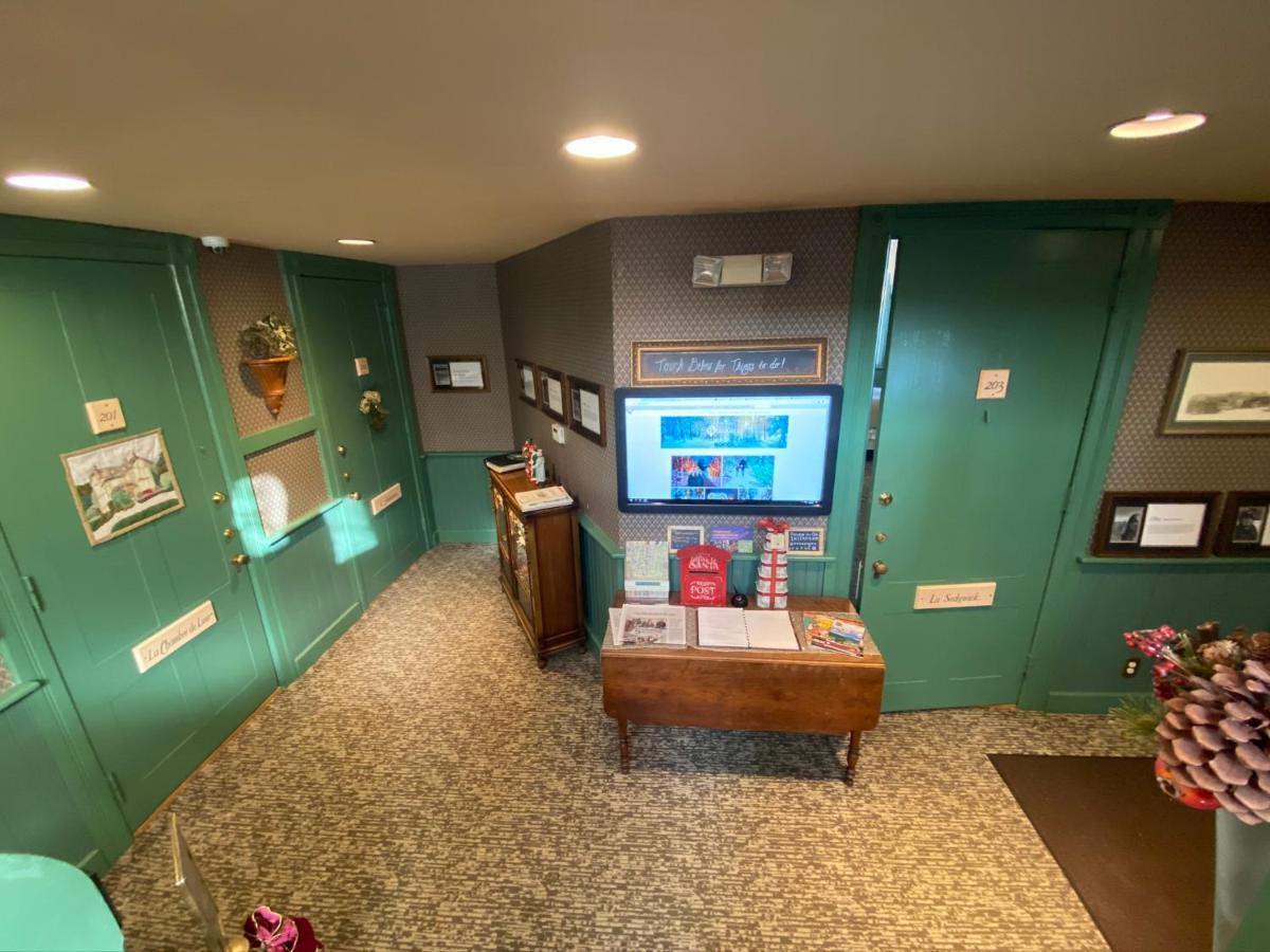 Chambery Inn リー エクステリア 写真