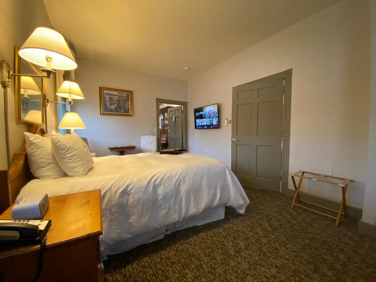 Chambery Inn リー エクステリア 写真