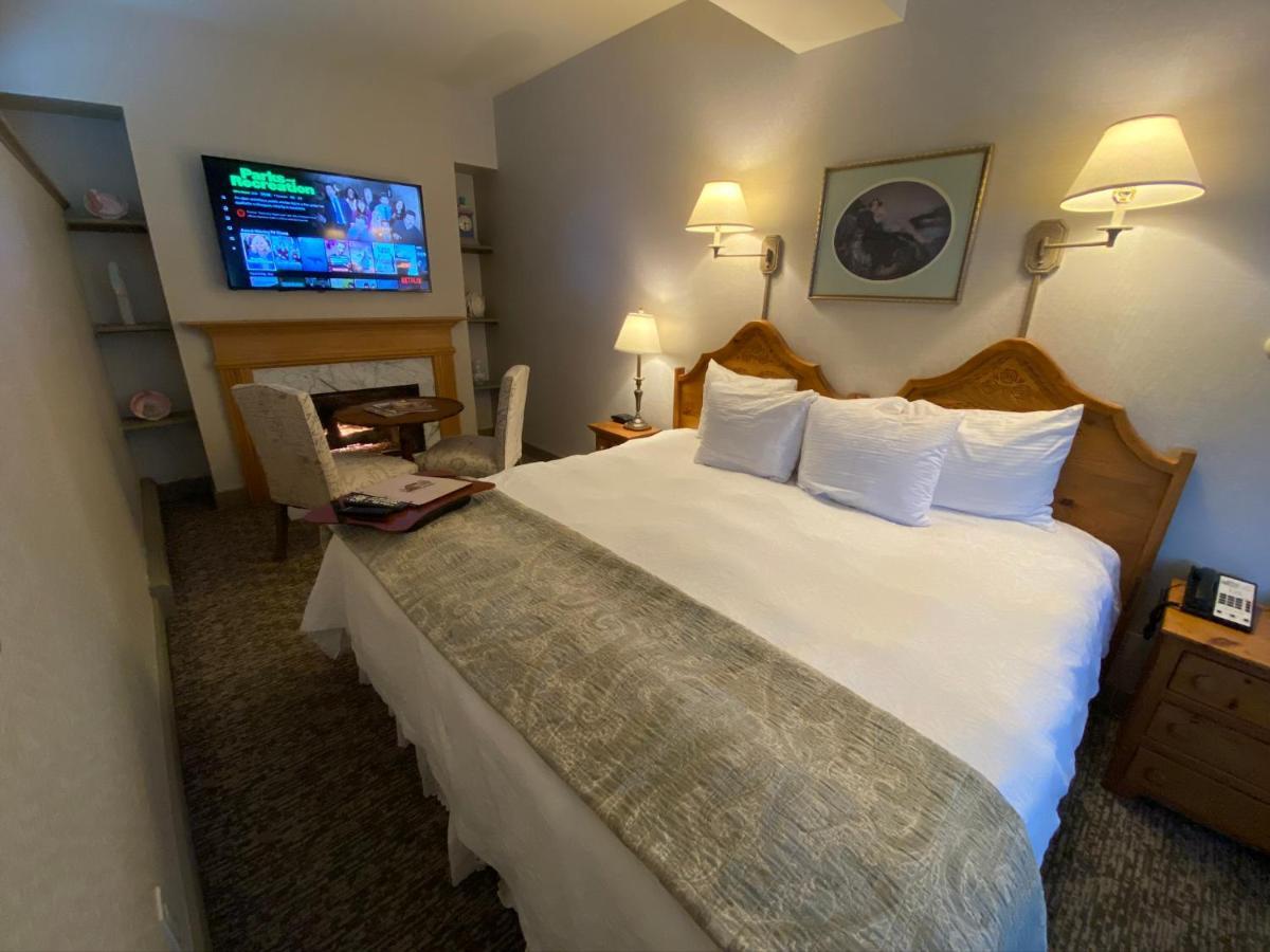 Chambery Inn リー エクステリア 写真