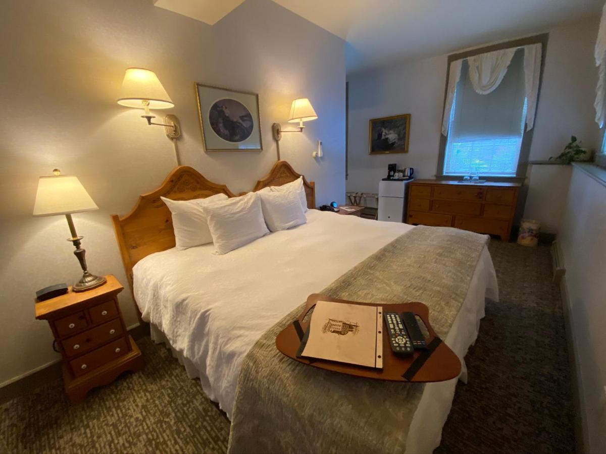 Chambery Inn リー エクステリア 写真