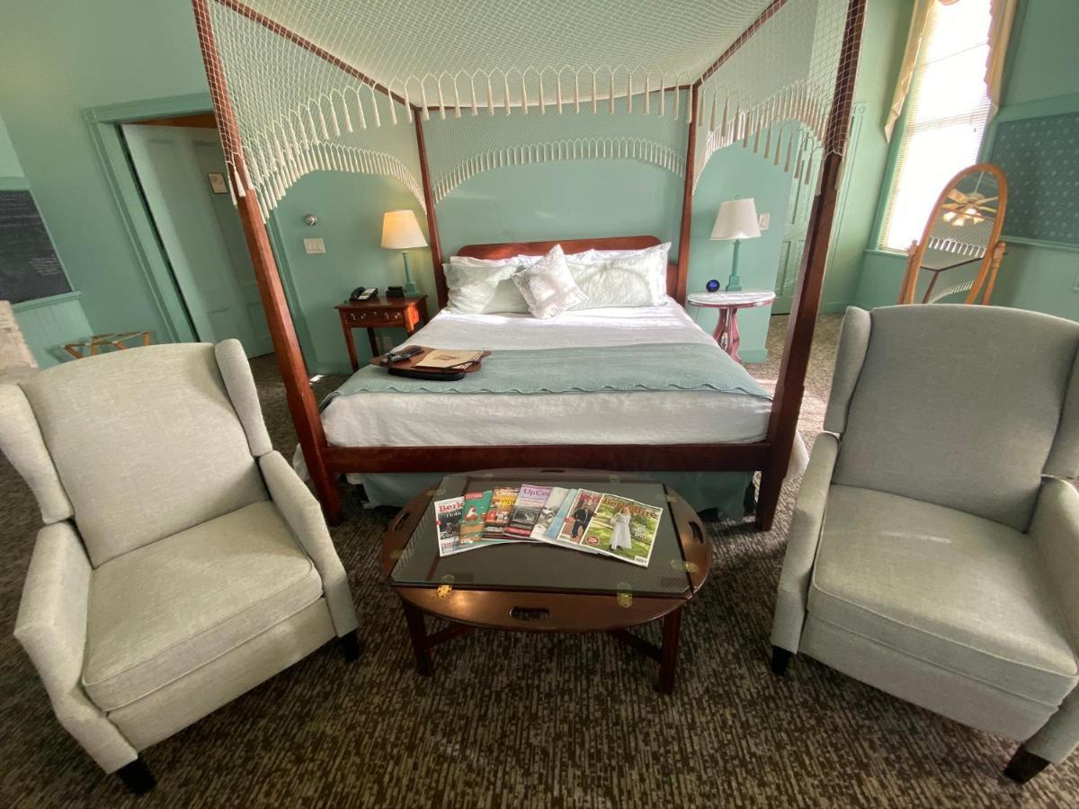 Chambery Inn リー エクステリア 写真