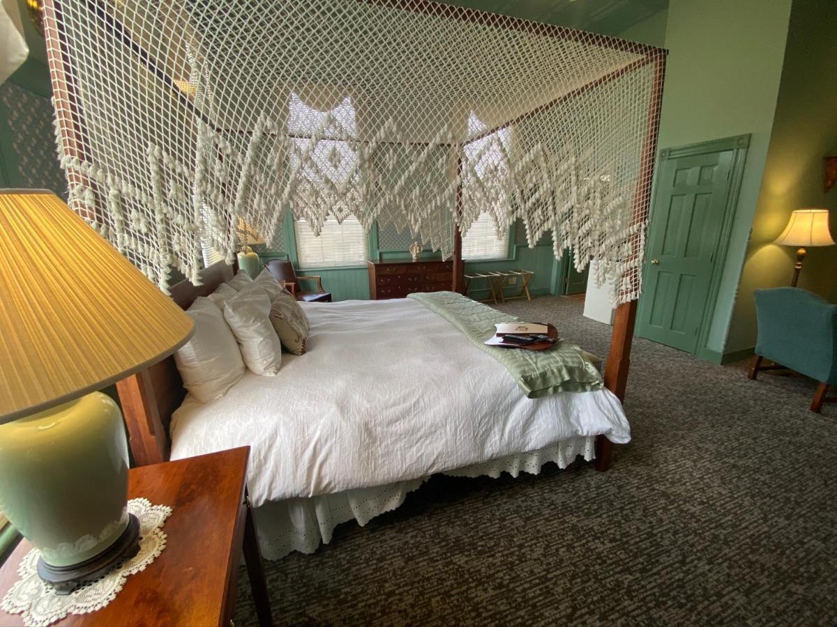 Chambery Inn リー エクステリア 写真