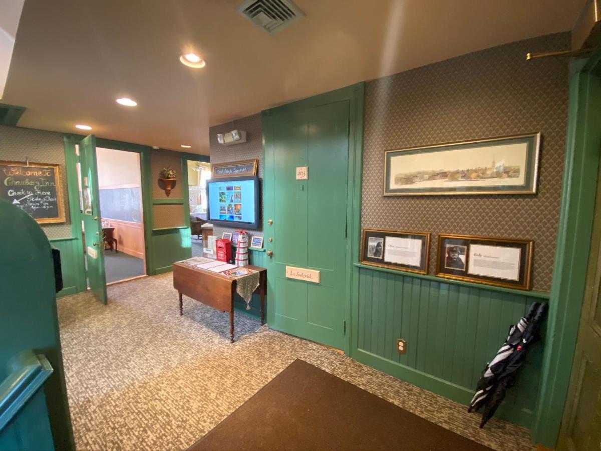 Chambery Inn リー エクステリア 写真
